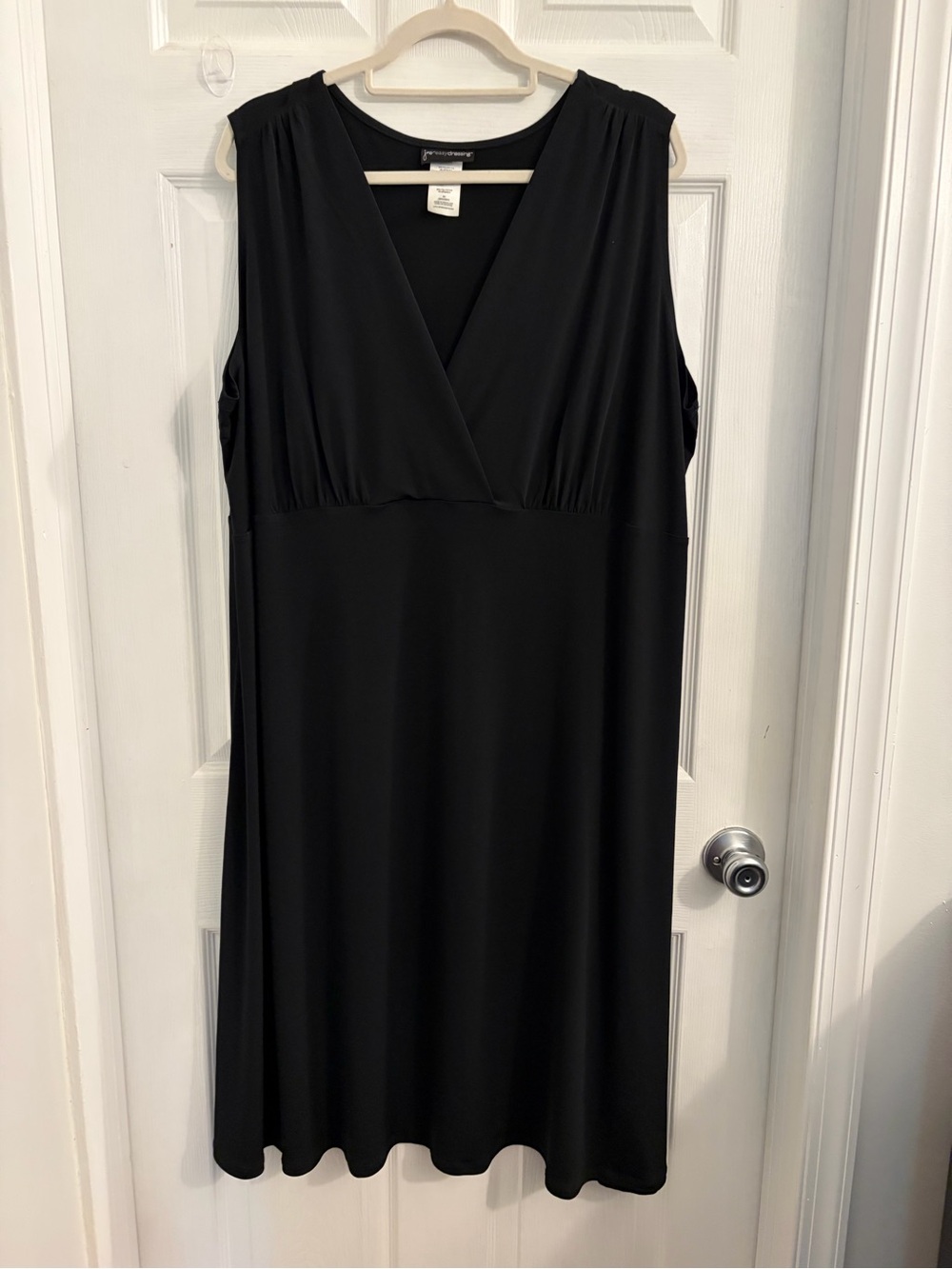 Just My Size Black Sleeveless V-Neck Midi Dress. Size 4X $15